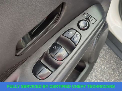 Used 2022 Nissan Kicks S image 21