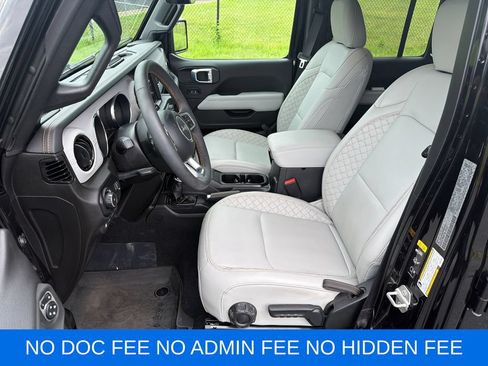 Used 2023 Jeep Wrangler Unlimited Sahara AWD/4WD image 11