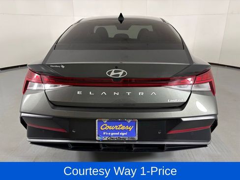 Used 2024 Hyundai Elantra Limited FWD image 9