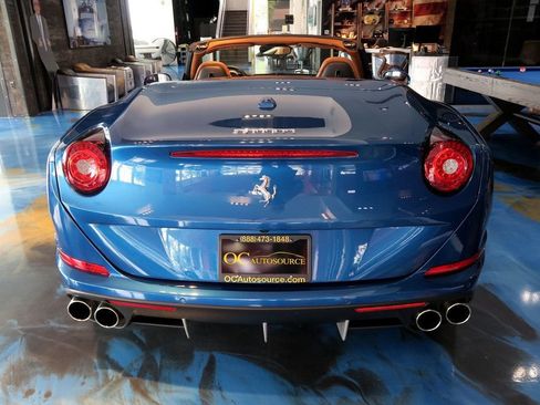 Used 2016 Ferrari California T RWD image 40