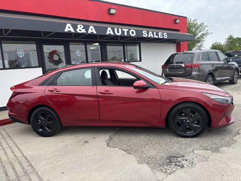 Used 2021 Hyundai Elantra SEL FWD image 2