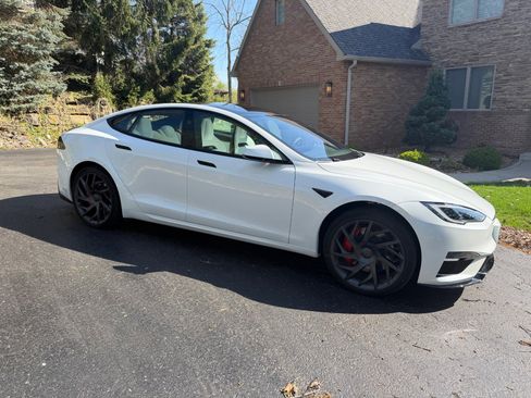 Used 2026 Tesla Model S Plaid AWD/4WD image 3