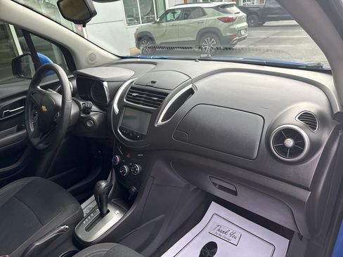 Used 2015 Chevrolet Trax LS AWD/4WD image 11