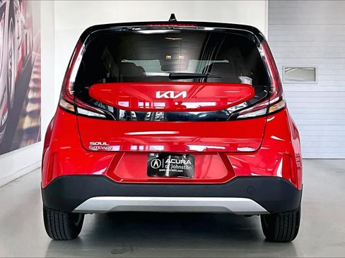 Used 2023 Kia Soul LX w/ LX Technology Package FWD image 5