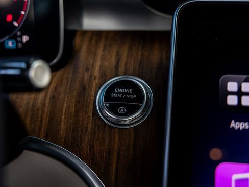 Used 2025 Mercedes-Benz C 300 4MATIC Sedan image 45