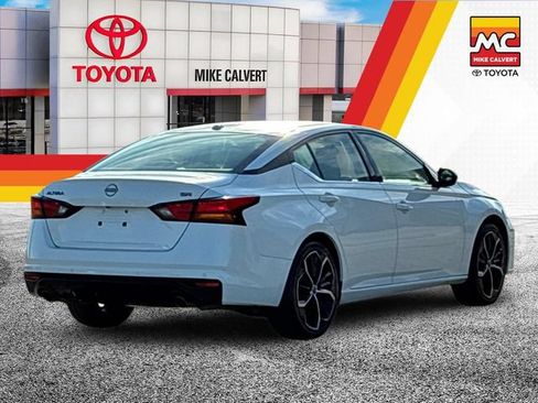 Used 2024 Nissan Altima 2.5 SR FWD image 5
