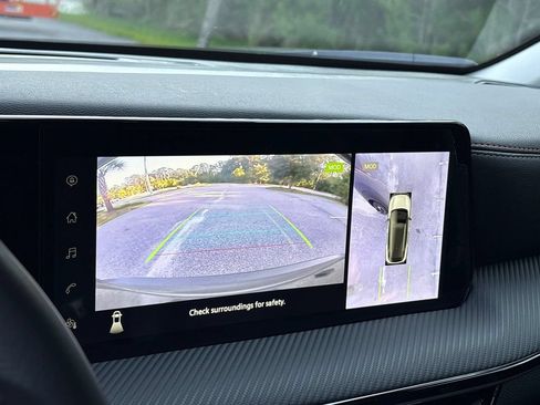 Used 2025 Nissan Kicks SR FWD image 18