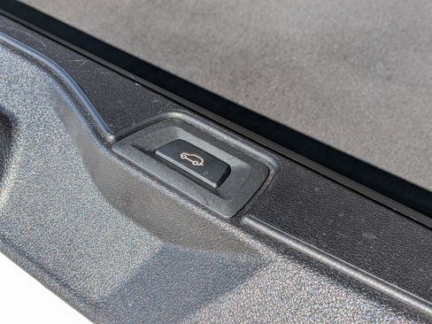 Used 2023 BMW X5 sDrive40i w/ Executive Package image 14