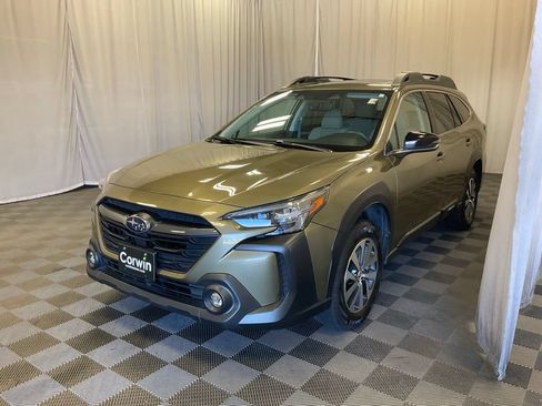 Used 2024 Subaru Outback Premium AWD/4WD image 8