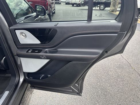 Used 2025 Lincoln Aviator Black Label w/ Jet Appearance Package AWD/4WD image 15