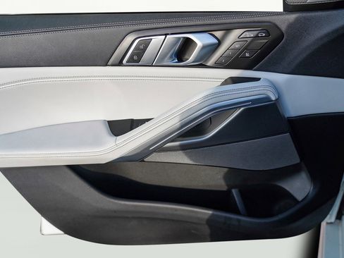 Used 2023 BMW X6 xDrive40i w/ M Sport Package image 60