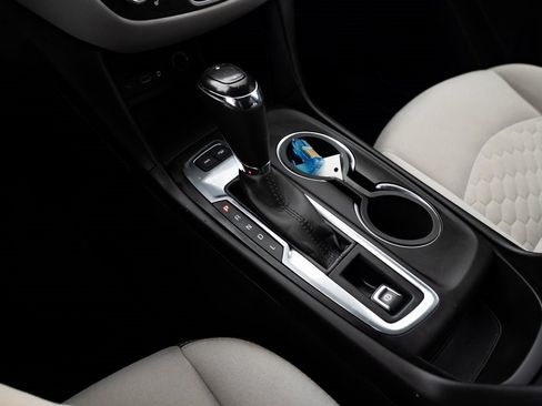 Used 2019 Chevrolet Equinox LT image 17