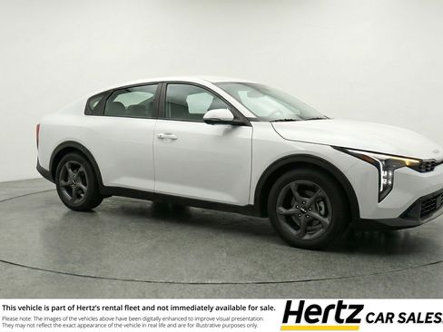 Used 2025 Kia K4 LXS FWD image 1