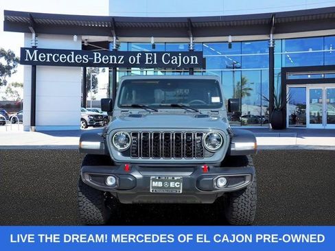 Used 2024 Jeep Wrangler Unlimited Rubicon w/ Convenience Group AWD/4WD image 2