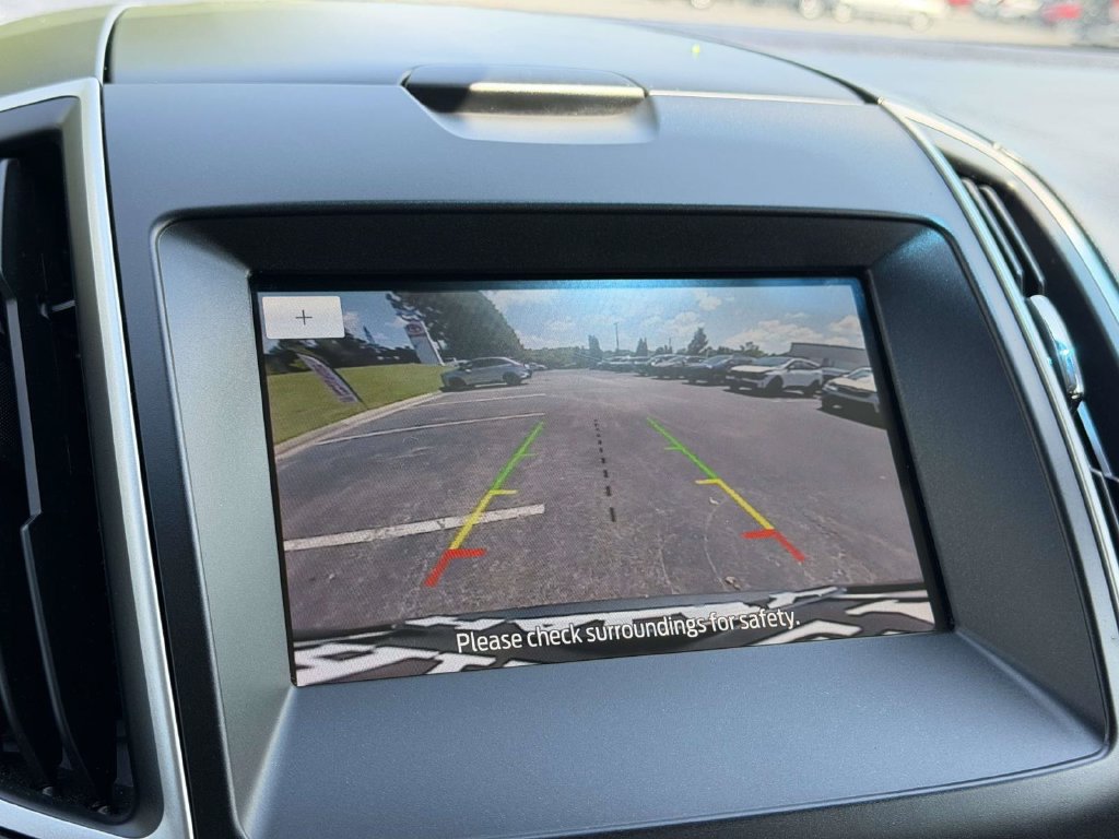 Used 2019 Ford Edge SEL w/ Equipment Group 201A FWD image 4