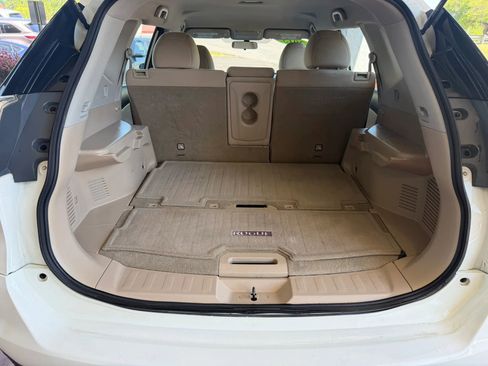 Used 2015 Nissan Rogue S FWD image 24