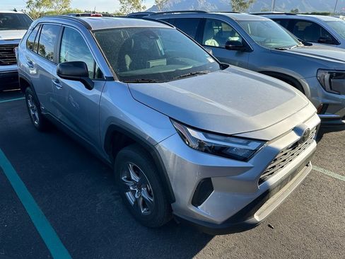 Used 2025 Toyota RAV4 LE AWD/4WD image 5