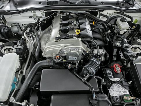 Used 2019 MAZDA MX-5 Miata RF Grand Touring image 17