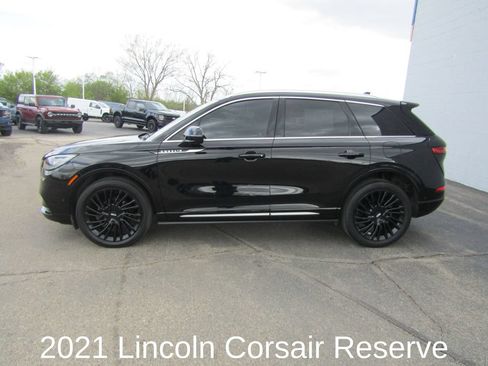 Used 2021 Lincoln Corsair Reserve w/ Equipment Group 201A AWD/4WD image 2