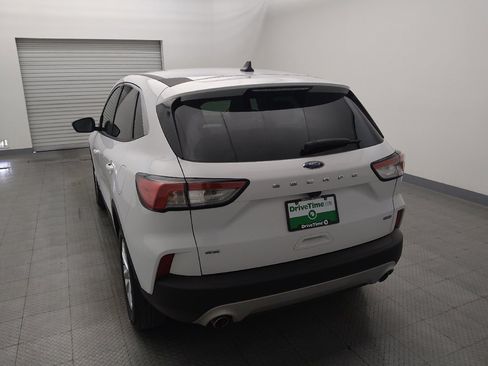 Used 2022 Ford Escape SE image 6