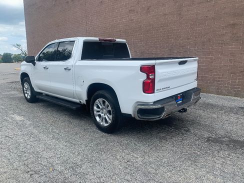 Used 2023 Chevrolet Silverado 1500 LTZ w/ LTZ Convenience Package II AWD/4WD image 3