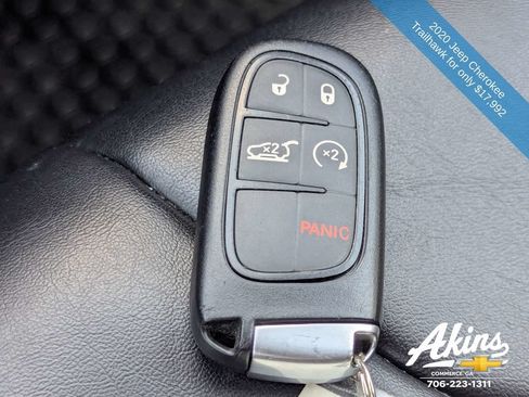 Used 2020 Jeep Cherokee Trailhawk w/ Comfort/Convenience Group AWD/4WD image 30