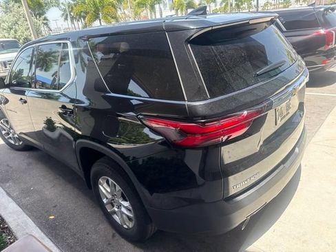 Used 2023 Chevrolet Traverse LS FWD image 7