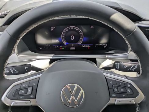 New 2026 Volkswagen Taos SE FWD image 28