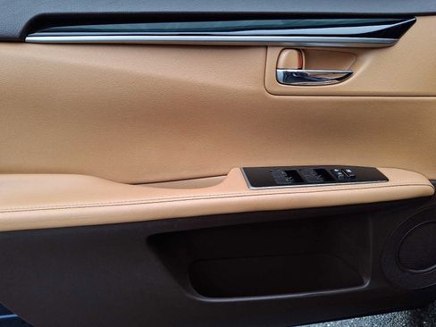 Used 2017 Lexus ES 350 image 9