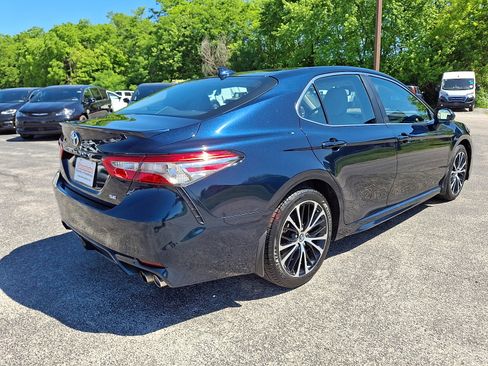 Used 2019 Toyota Camry SE w/ Convenience Package FWD image 12