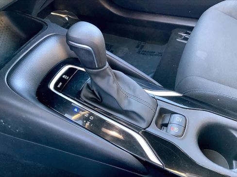 Used 2022 Toyota Corolla SE image 16