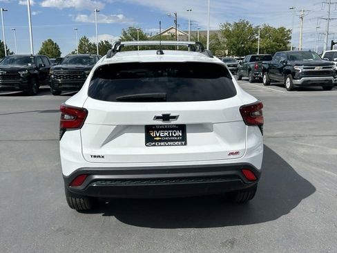 New 2026 Chevrolet Trax RS w/ Sunroof Package image 5