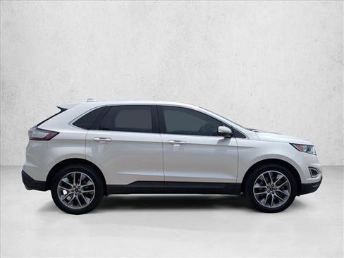Used 2018 Ford Edge Titanium w/ Equipment Group 301A FWD image 4