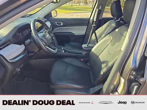 Used 2022 Jeep Compass Latitude w/ Sun and Sound Group image 10