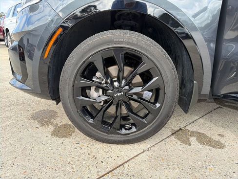Used 2023 Kia Sorento SX image 28
