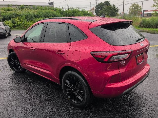Used 2023 Ford Escape ST-Line Elite AWD/4WD image 3