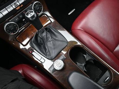 Used 2013 Mercedes-Benz SLK 350 image 33