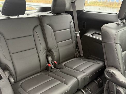 Used 2019 GMC Acadia SLT w/ LPO, Floor Liner Package image 33