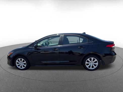Used 2025 Toyota Corolla LE FWD image 9