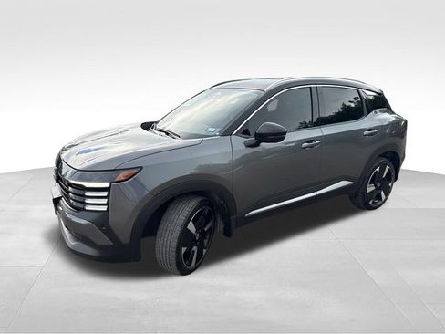 Certified 2025 Nissan Kicks SR FWD image 4
