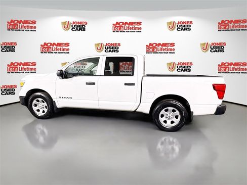 Used 2017 Nissan Titan S image 11