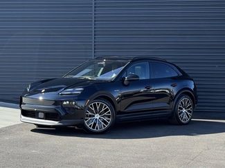 New 2025 Porsche Macan 4 Electric video 1