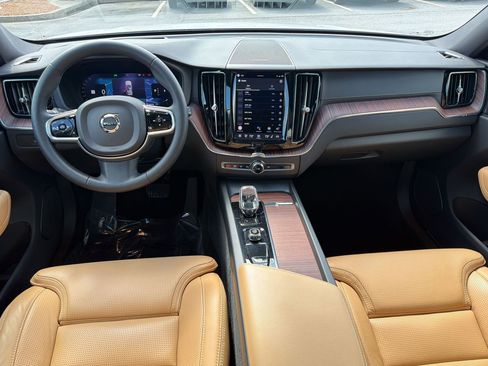 Used 2023 Volvo XC60 B5 Ultimate w/ Climate Package image 16