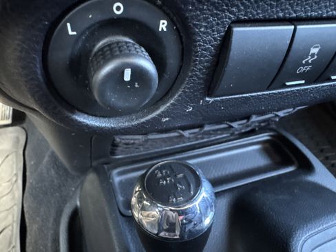 Used 2016 Jeep Wrangler Unlimited Sport w/ Quick Order Package 24S image 27