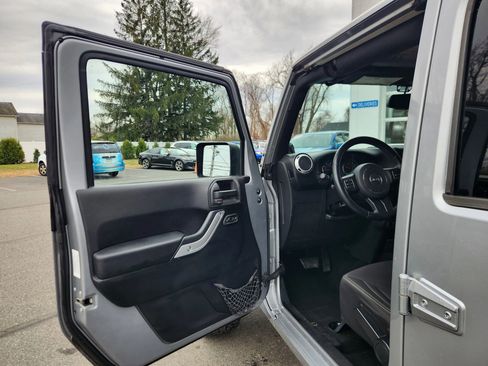 Used 2014 Jeep Wrangler Unlimited Sahara w/ Max Tow Package image 22