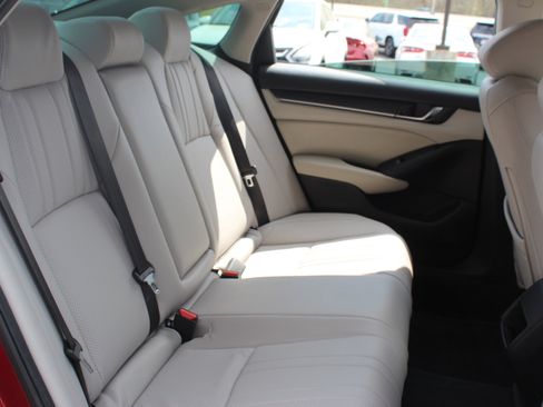Used 2019 Honda Accord LX image 27