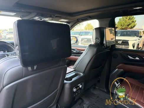 Used 2023 GMC Yukon Denali Ultimate w/ LPO, Floor Liner Package AWD/4WD image 21