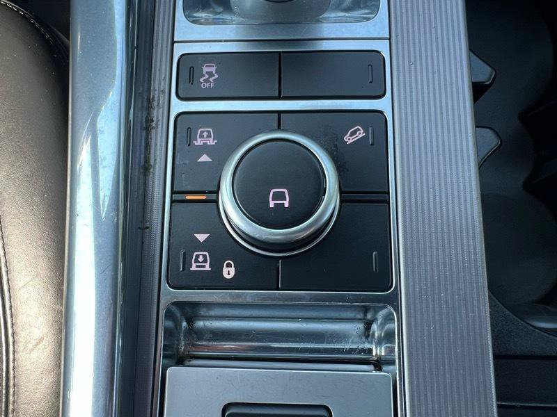 Used 2018 Land Rover Range Rover Sport HSE AWD/4WD image 21