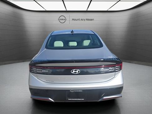Used 2025 Hyundai Sonata SEL FWD image 5