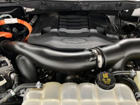 Used 2023 Ford F150 Lariat AWD/4WD image 26
